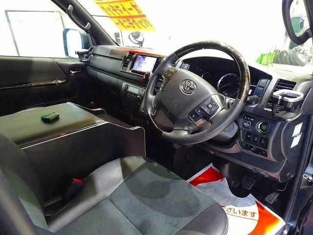 Toyota HIACE VAN 2020-11 6734193-4