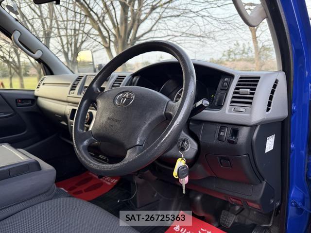 Toyota HIACE VAN 2013-07 6791075-11
