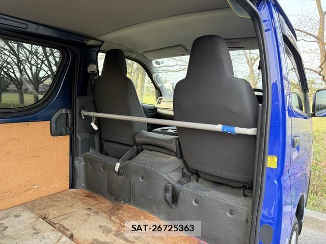 Toyota HIACE VAN 2013-07 6791075-15