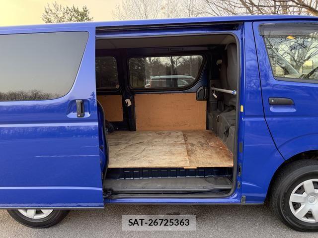 Toyota HIACE VAN 2013-07 6791075-16