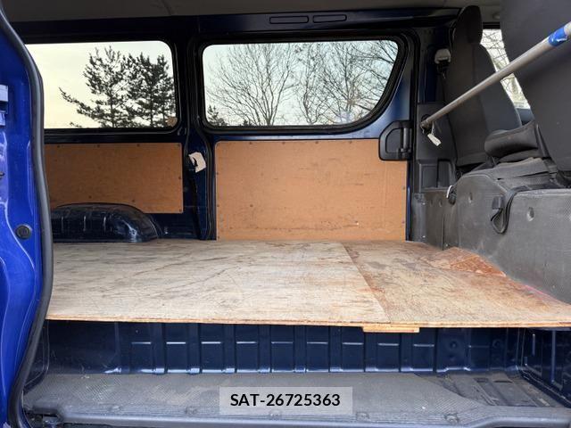 Toyota HIACE VAN 2013-07 6791075-17