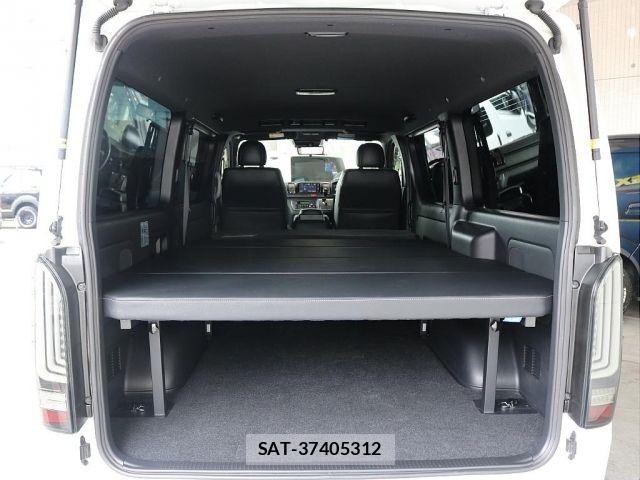 Toyota HIACE VAN 2020-01 6815196-11