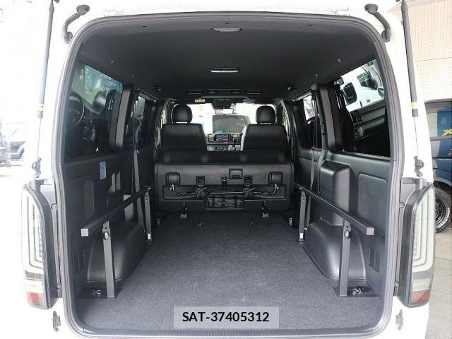 Toyota HIACE VAN 2020-01 6815196-12