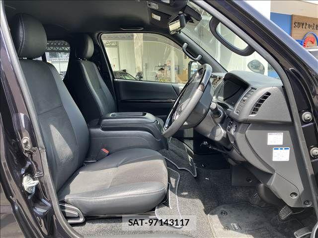 Toyota HIACE VAN 2023-03 6815201-10