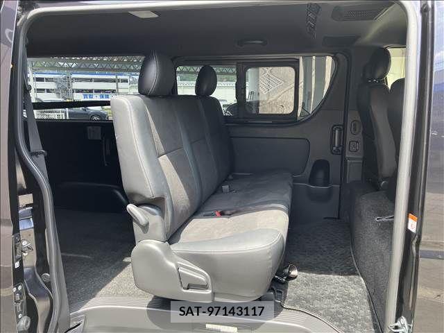 Toyota HIACE VAN 2023-03 6815201-11
