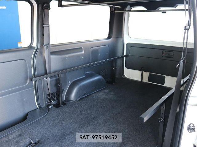Toyota HIACE VAN 2024-01 6815197-11