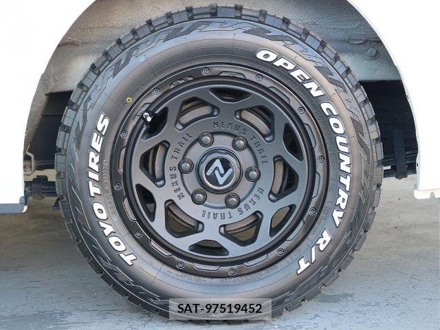 Toyota HIACE VAN 2024-01 6815197-13