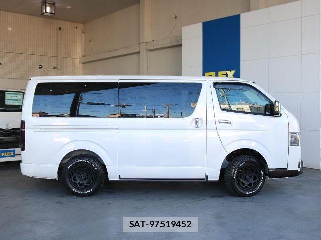 Toyota HIACE VAN 2024-01 6815197-16