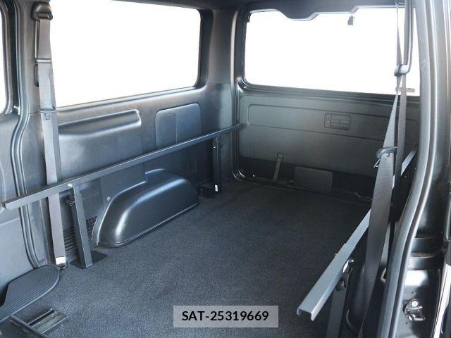 Toyota HIACE VAN 2021-01 6815195-11