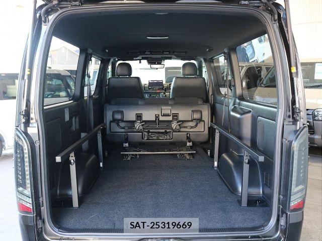 Toyota HIACE VAN 2021-01 6815195-12