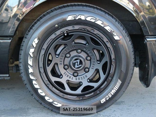 Toyota HIACE VAN 2021-01 6815195-13