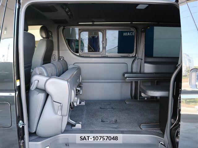Toyota HIACE VAN 2023-01 6815189-9