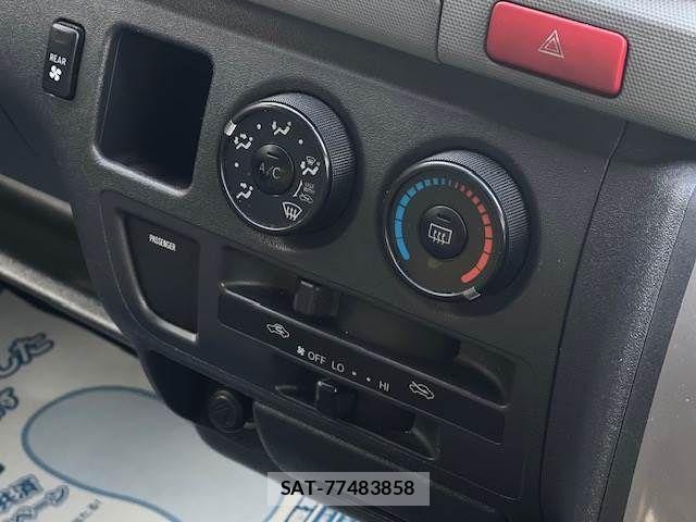 Toyota HIACE VAN 2005-04 6815202-9