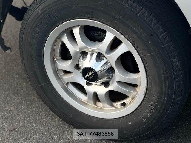 Toyota HIACE VAN 2005-04 6815202-2