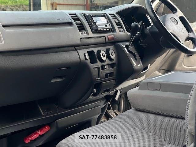 Toyota HIACE VAN 2005-04 6815202-6