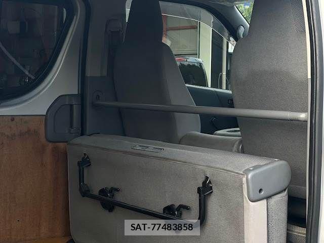 Toyota HIACE VAN 2005-04 6815202-7