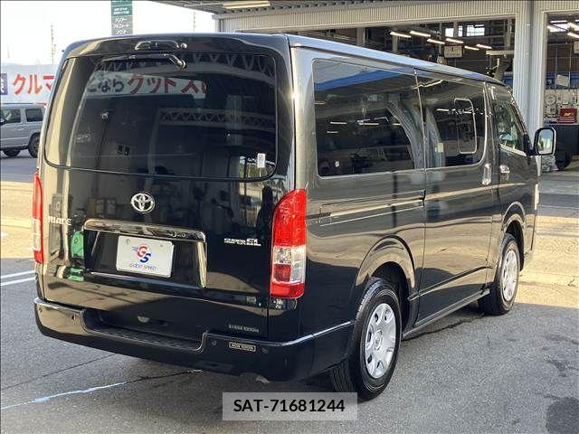 Toyota HIACE VAN 2022-01 6815199-15
