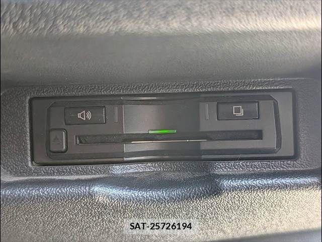 Toyota HIACE VAN 2022-02 6815198-9