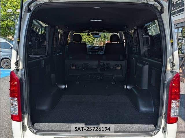 Toyota HIACE VAN 2022-02 6815198-12