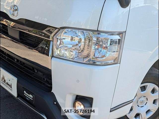 Toyota HIACE VAN 2022-02 6815198-18