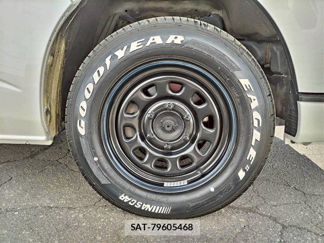 Toyota HIACE VAN 2012-07 6815200-13