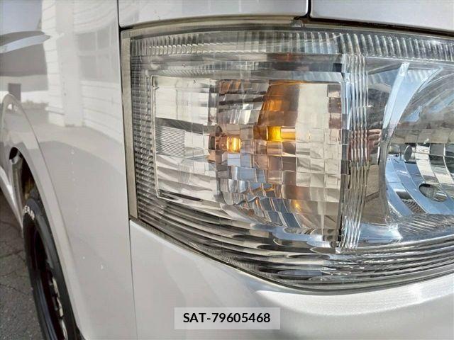 Toyota HIACE VAN 2012-07 6815200-14