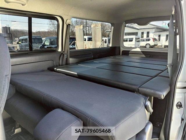 Toyota HIACE VAN 2012-07 6815200-16