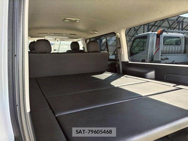 Toyota HIACE VAN 2012-07 6815200-17