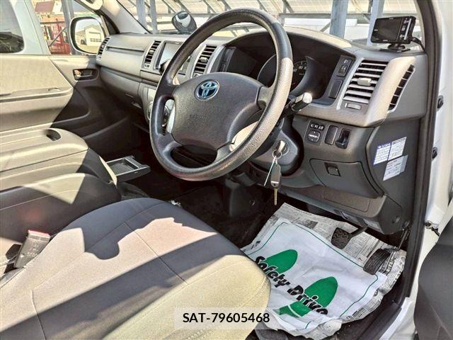 Toyota HIACE VAN 2012-07 6815200-18