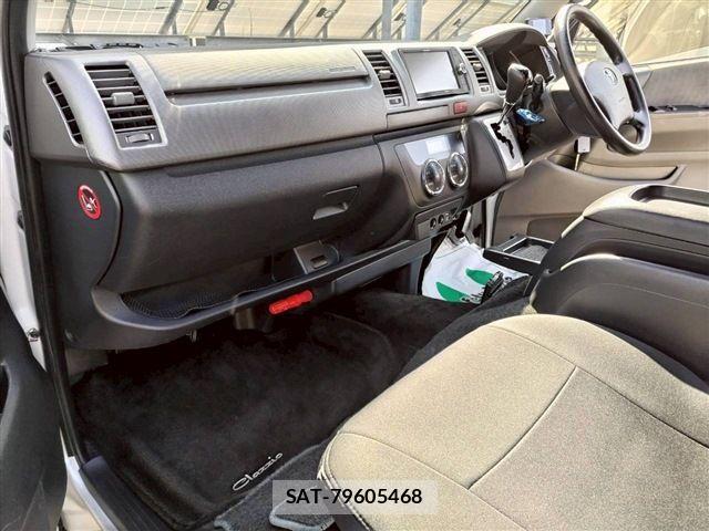 Toyota HIACE VAN 2012-07 6815200-19