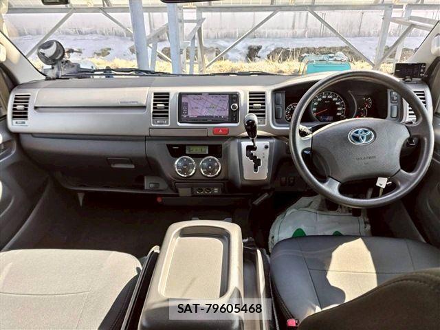 Toyota HIACE VAN 2012-07 6815200-20