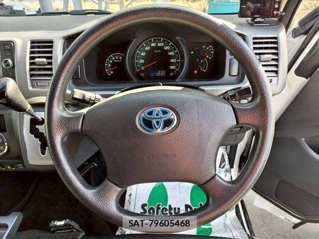 Toyota HIACE VAN 2012-07 6815200-21