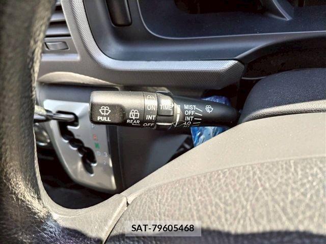 Toyota HIACE VAN 2012-07 6815200-23