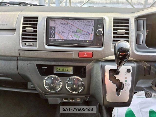 Toyota HIACE VAN 2012-07 6815200-25