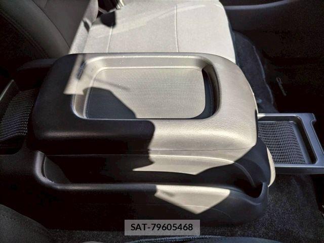 Toyota HIACE VAN 2012-07 6815200-29