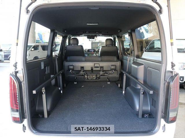 Toyota HIACE VAN 2025-09 6815186-12