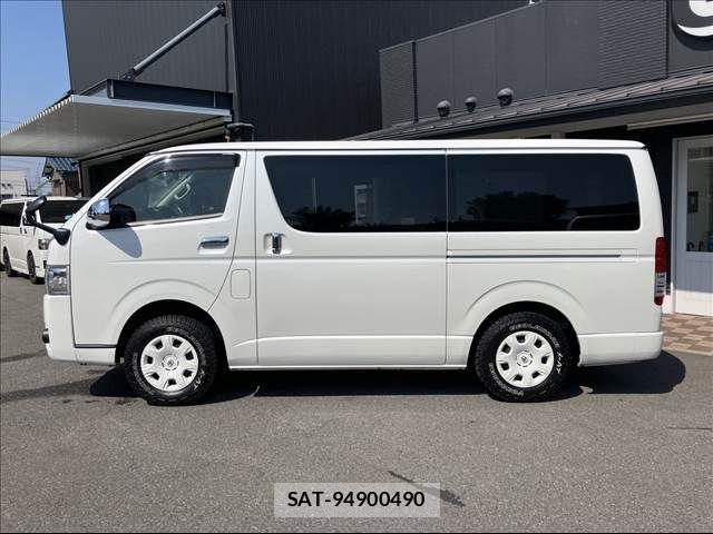 Toyota HIACE VAN 2018-04 6906035-13