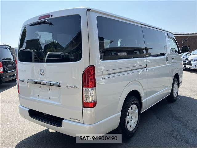 Toyota HIACE VAN 2018-04 6906035-14