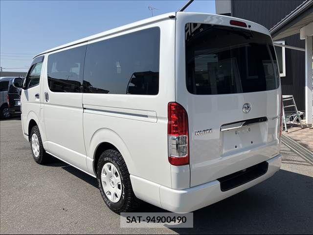 Toyota HIACE VAN 2018-04 6906035-15