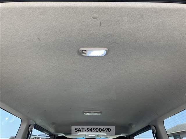 Toyota HIACE VAN 2018-04 6906035-18
