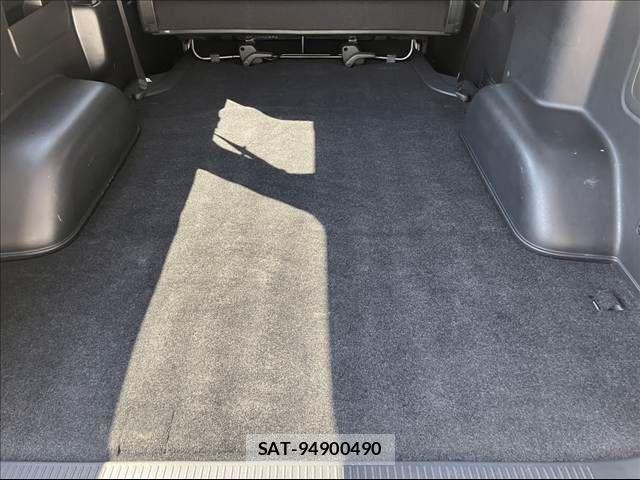 Toyota HIACE VAN 2018-04 6906035-19