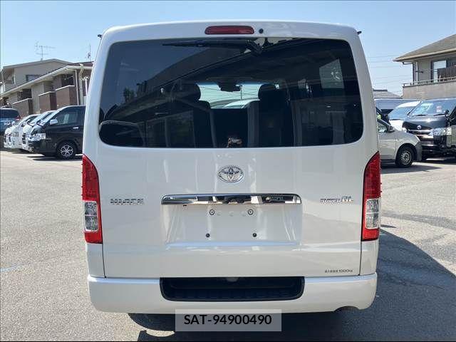 Toyota HIACE VAN 2018-04 6906035-2