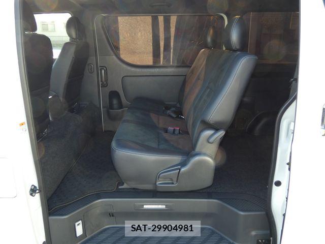 Toyota HIACE VAN 2022-05 6906036-11