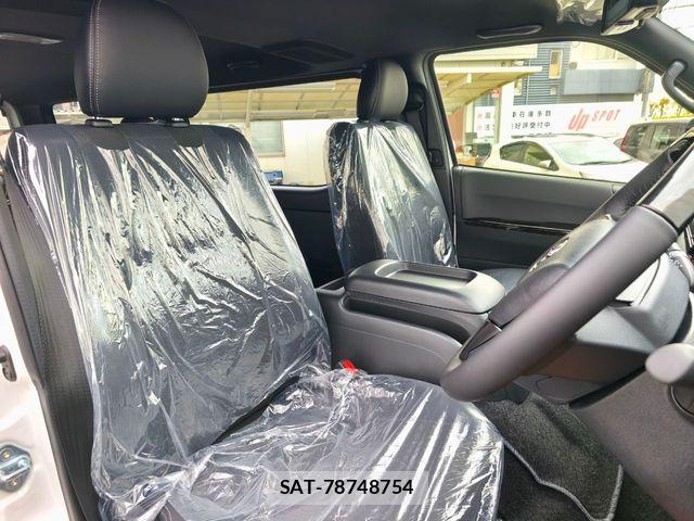 Toyota HIACE VAN 2026-04 6906033-3