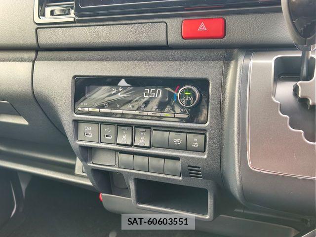 Toyota HIACE VAN 2026-04 6906029-14