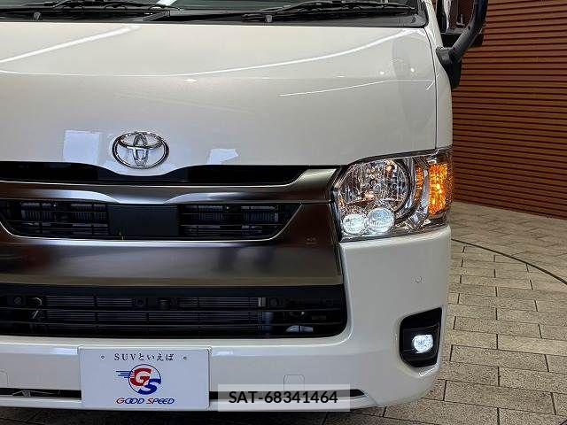 Toyota HIACE VAN 2025-10 6993977-9