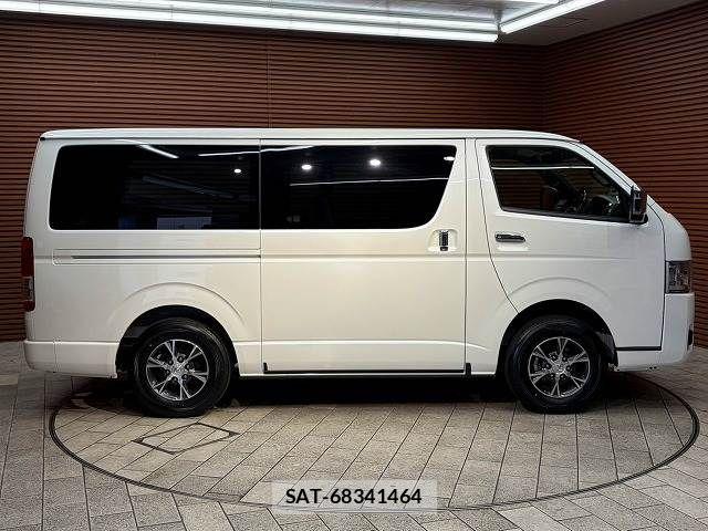 Toyota HIACE VAN 2025-10 6993977-17