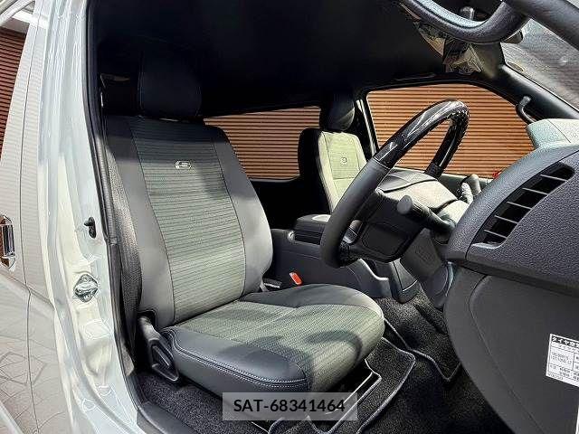Toyota HIACE VAN 2025-10 6993977-7