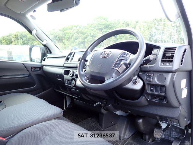 Toyota HIACE VAN 2022-10 6993982-19