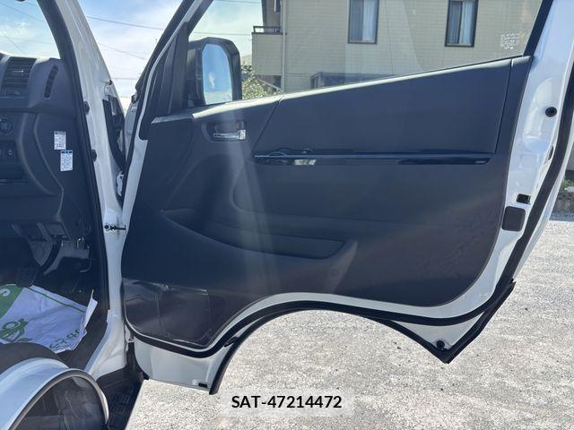 Toyota HIACE VAN 2026-03 6993980-22